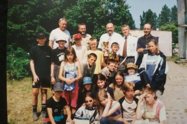 kl-5b-2003-vi-rajd-spn-wygrywamy-turniej-wiedzy-o-spn-foto-z-poslemB66AC17A-CF89-F8F2-6E78-AE1694C2BCEE.jpg