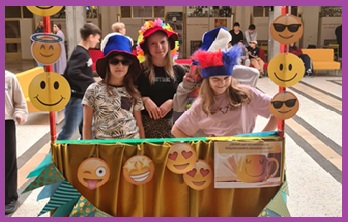 uczniowie podczas akcji