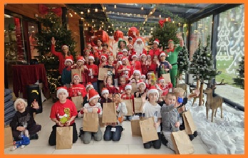 uczniowie podczas wycieczki